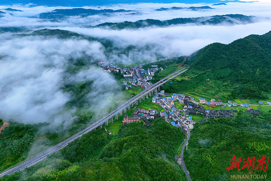 交通基建“点亮”乡村未来